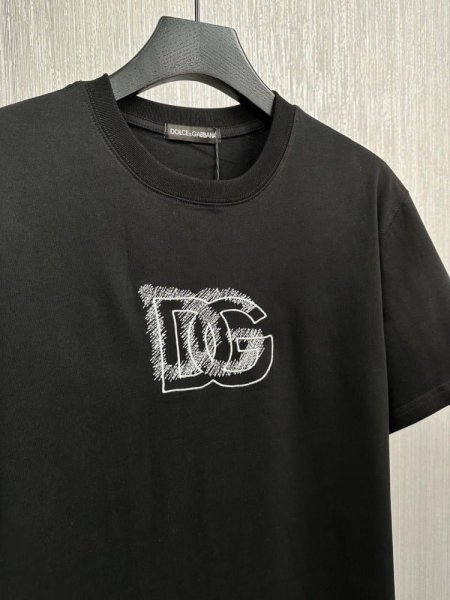 بلوز D&G تطريز على الصدر